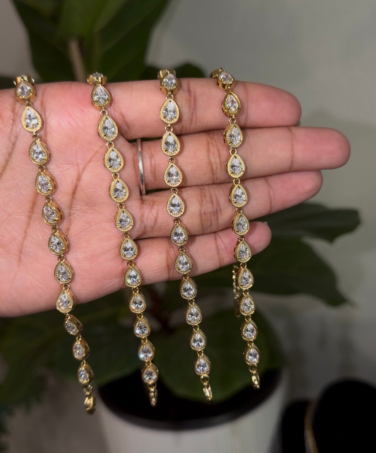 18k Pear Shaped Bracelet