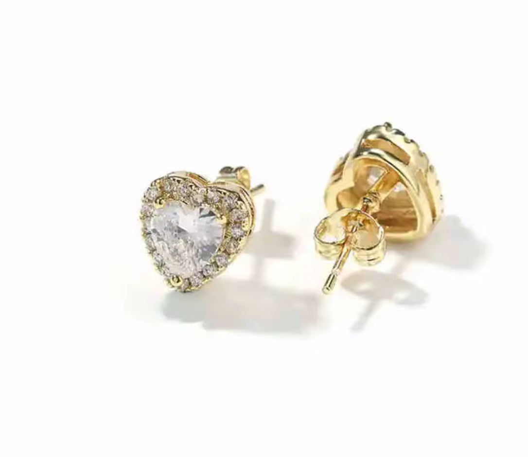 Small Heart stud earrings (Gold)
